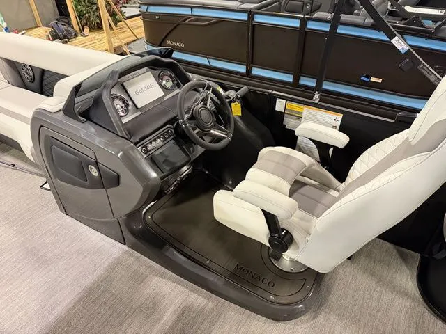 Slide: The Image of Godfrey Monaco 255 SFL - Yamaha 450 XTO 2026 - 11