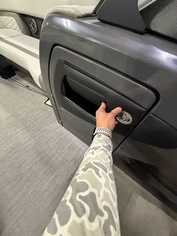 Slide: The Image of Godfrey Monaco 255 SFL - Yamaha 450 XTO 2026 - 13