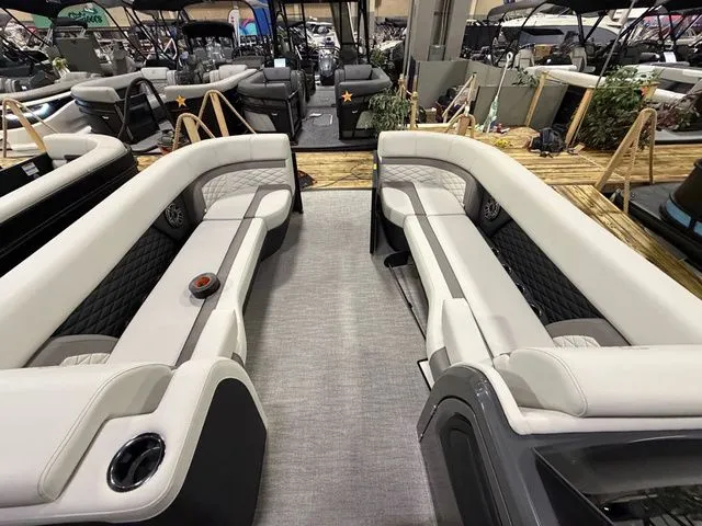 Slide: The Image of Godfrey Monaco 255 SFL - Yamaha 450 XTO 2026 - 14