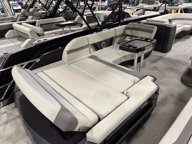 Slide: The Image of Godfrey Monaco 255 SFL - Yamaha 450 XTO 2026 - 16