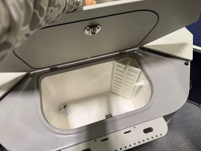 Slide: The Image of Godfrey Sweetwater 2286 FS - 150 Suzuki 2026 - 10