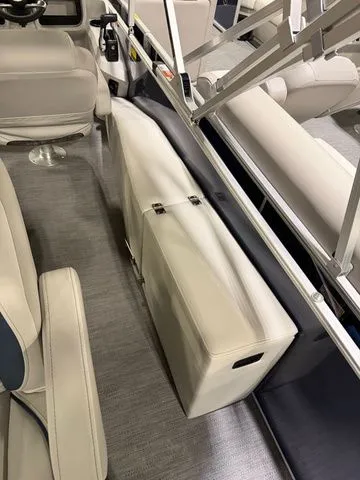 Slide: The Image of Godfrey Sweetwater 2286 FS - 150 Suzuki 2026 - 11