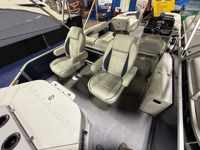 Slide: The Image of Godfrey Sweetwater 2286 FS - 150 Suzuki 2026 - 7