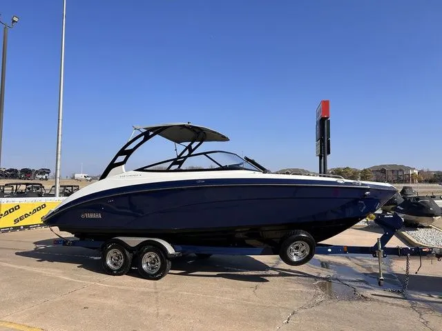 The Image of Yamaha 242 Limited S 2017 - 1