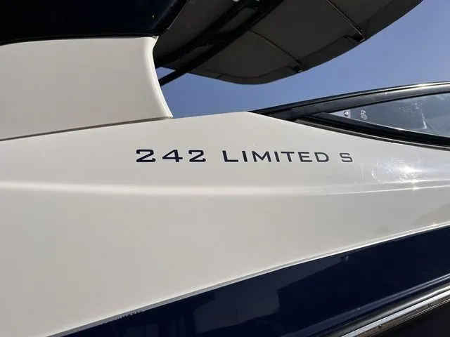 Slide: The Image of Yamaha 242 Limited S 2017 - 10