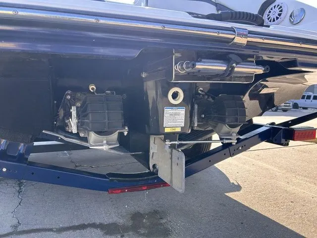 Slide: The Image of Yamaha 242 Limited S 2017 - 12