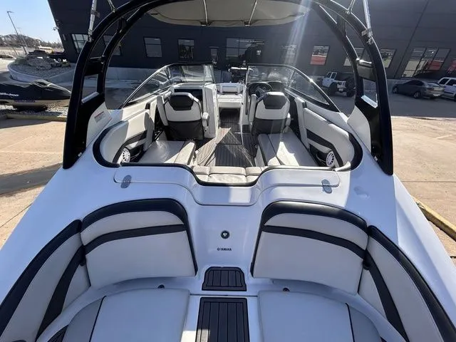 Slide: The Image of Yamaha 242 Limited S 2017 - 13