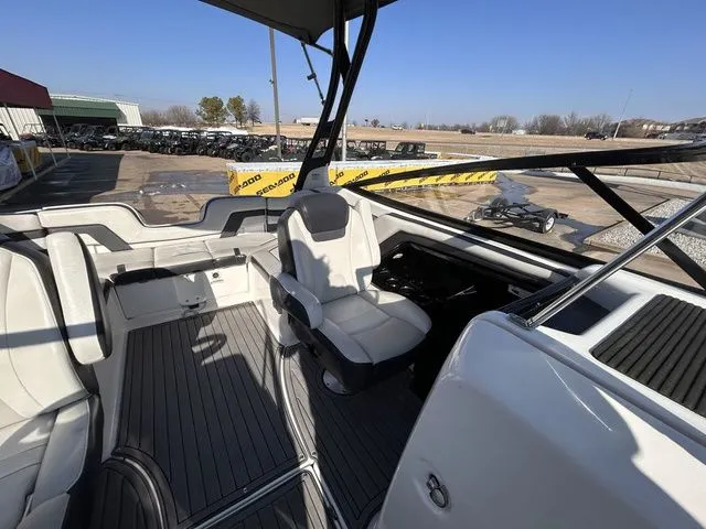 Slide: The Image of Yamaha 242 Limited S 2017 - 21