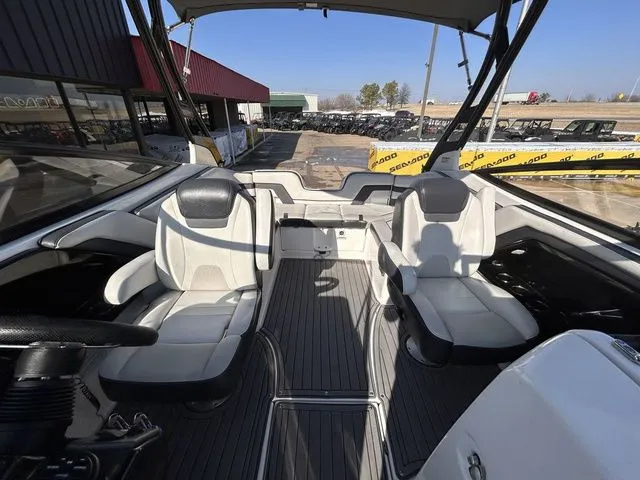 Slide: The Image of Yamaha 242 Limited S 2017 - 22