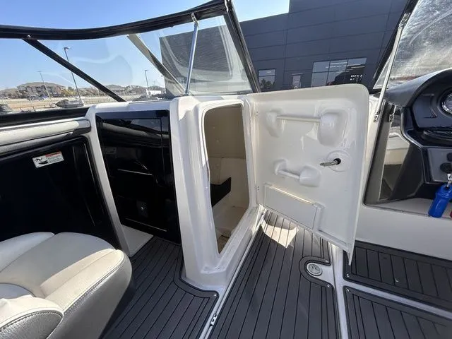 Slide: The Image of Yamaha 242 Limited S 2017 - 23