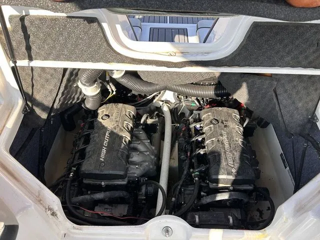 Slide: The Image of Yamaha 242 Limited S 2017 - 28