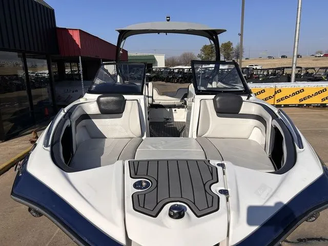 Slide: The Image of Yamaha 242 Limited S 2017 - 8