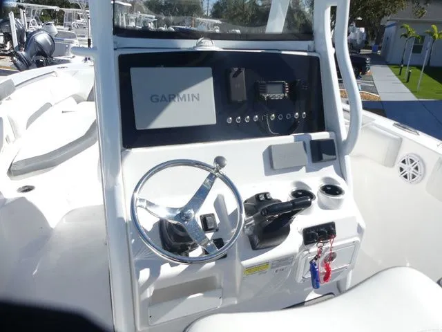 Slide: The Image of Tidewater 252 CC Adventure 2019 - 6