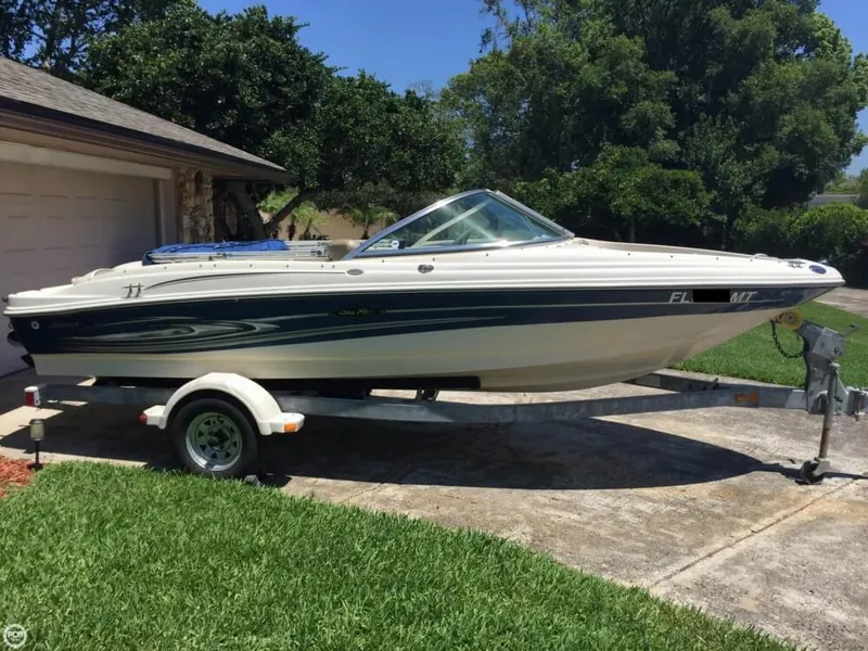 Slide: The Image of Sea Ray 180 Sport 2004 - 1