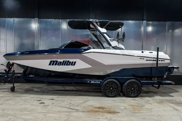 The Image of Malibu Wakesetter 23 MXZ 2026 - 1