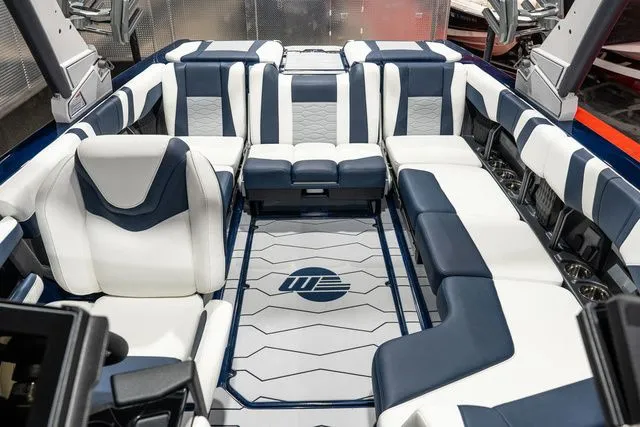 Slide: The Image of Malibu Wakesetter 23 MXZ 2026 - 14