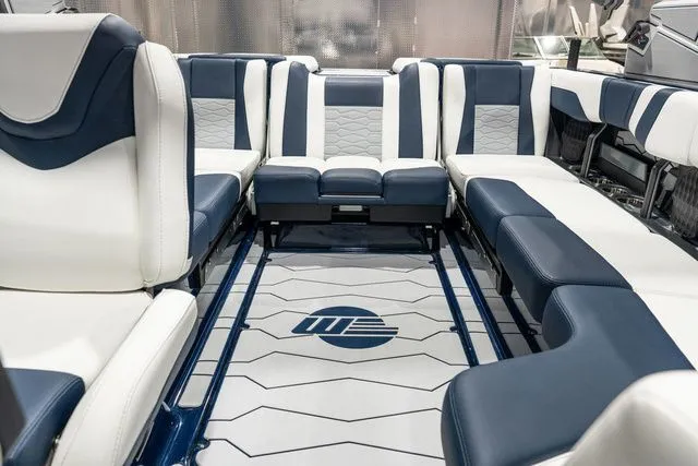 Slide: The Image of Malibu Wakesetter 23 MXZ 2026 - 15