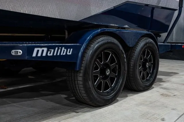 Slide: The Image of Malibu Wakesetter 23 MXZ 2026 - 21