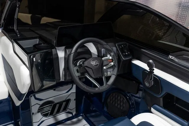 Slide: The Image of Malibu Wakesetter 23 MXZ 2026 - 7