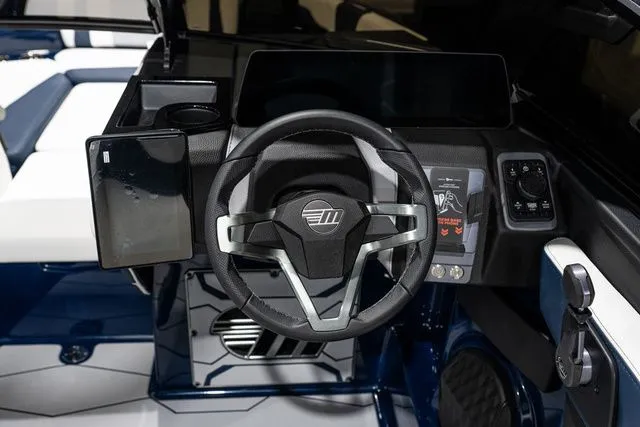 Slide: The Image of Malibu Wakesetter 23 MXZ 2026 - 8