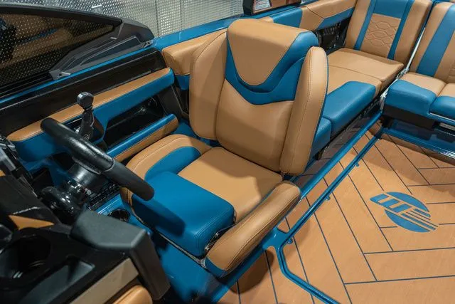 Slide: The Image of Malibu Wakesetter 23 LSV 2026 - 16