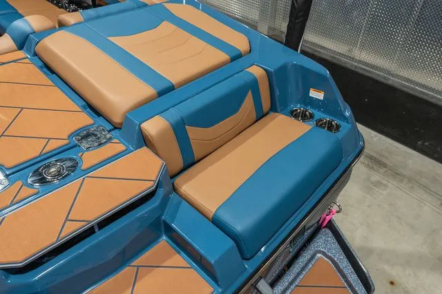 Slide: The Image of Malibu Wakesetter 23 LSV 2026 - 20