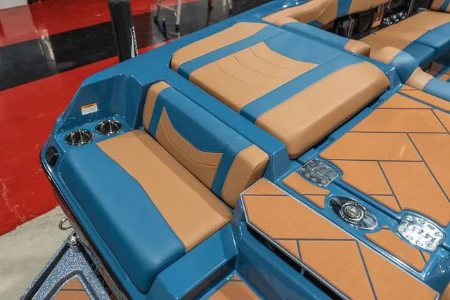 Slide: The Image of Malibu Wakesetter 23 LSV 2026 - 21