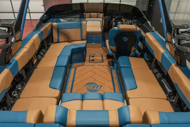 Slide: The Image of Malibu Wakesetter 23 LSV 2026 - 3