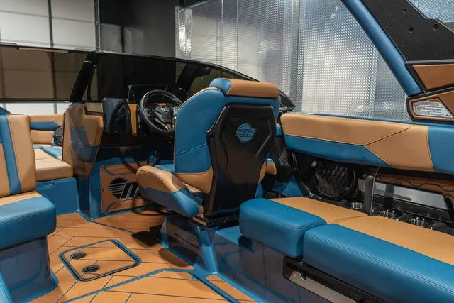 Slide: The Image of Malibu Wakesetter 23 LSV 2026 - 7