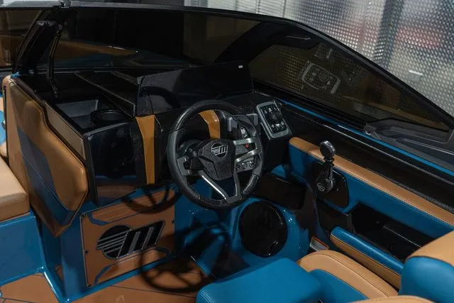 Slide: The Image of Malibu Wakesetter 23 LSV 2026 - 8