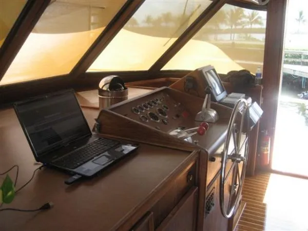 Slide: The Image of Hatteras 56 Motoryacht 1981 - 4