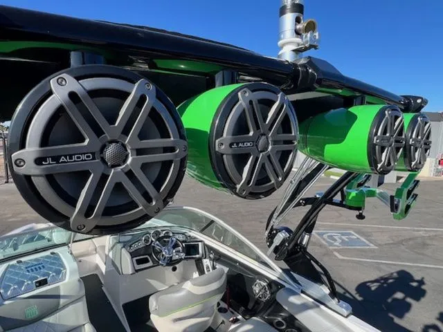 Slide: The Image of MasterCraft X2 2012 - 11