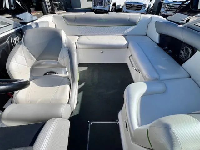 Slide: The Image of MasterCraft X2 2012 - 18