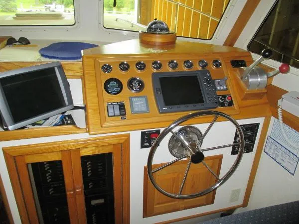 Slide: The Image of Newman / Pettegrow Custom Hardtop Cruiser 1985 - 11