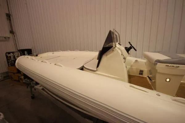 Slide: The Image of Zodiac N-ZO 760 NEO 300hp In Stock 2015 - 3