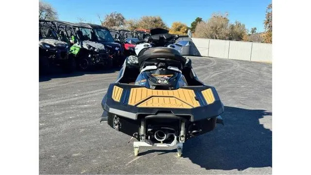 Slide: The Image of Kawasaki Jet Ski Ultra 160 2026 - 4