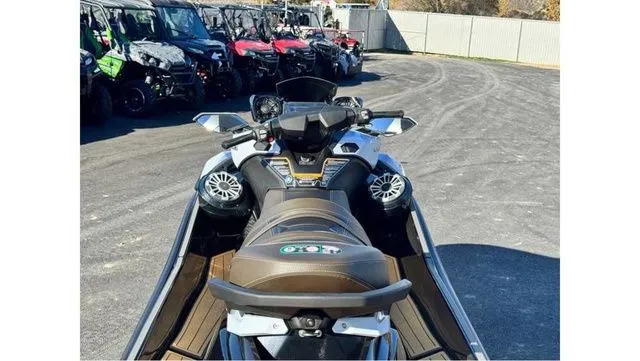 Slide: The Image of Kawasaki Jet Ski Ultra 160 2026 - 6