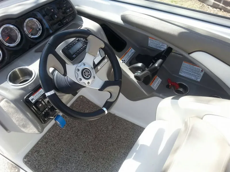 Slide: The Image of Yamaha 242 Limited 2011 - 4