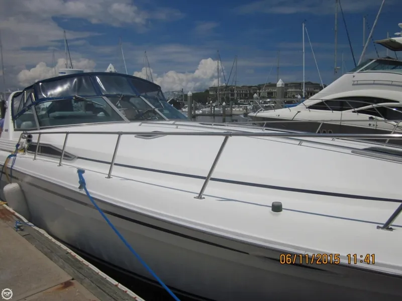 Slide: The Image of Sea Ray 400 Express Cruiser 1993 - 2