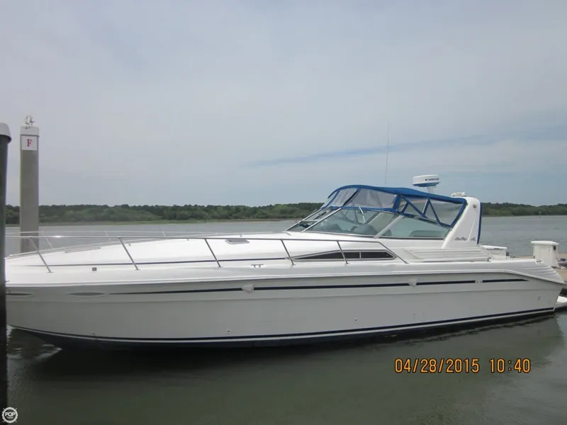 Slide: The Image of Sea Ray 400 Express Cruiser 1993 - 4