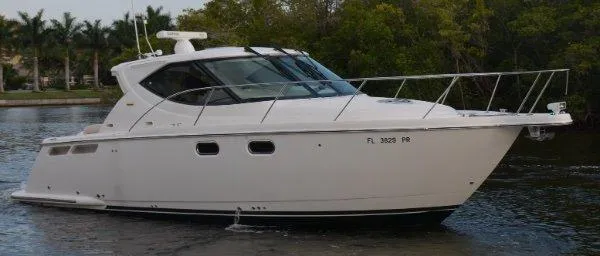 Slide: The Image of Tiara 3500 Sovran 2013 - 0