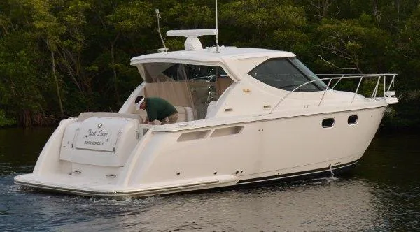 Slide: The Image of Tiara 3500 Sovran 2013 - 1