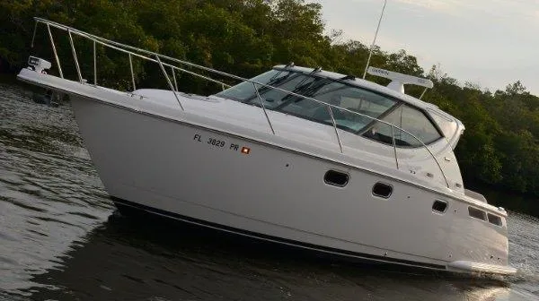 Slide: The Image of Tiara 3500 Sovran 2013 - 5