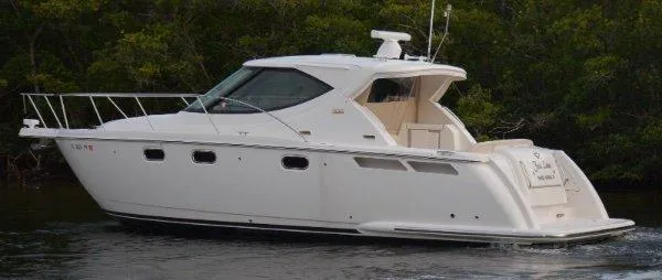 Slide: The Image of Tiara 3500 Sovran 2013 - 8