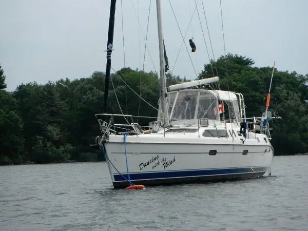 Slide: The Image of Hunter 450 Center Cockpit 2000 - 0