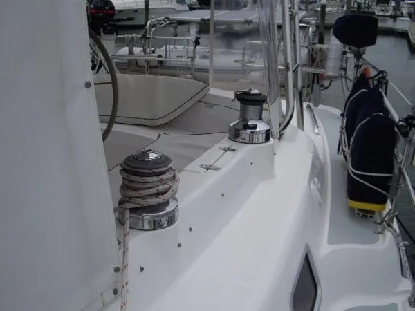 Slide: The Image of Hunter 450 Center Cockpit 2000 - 8