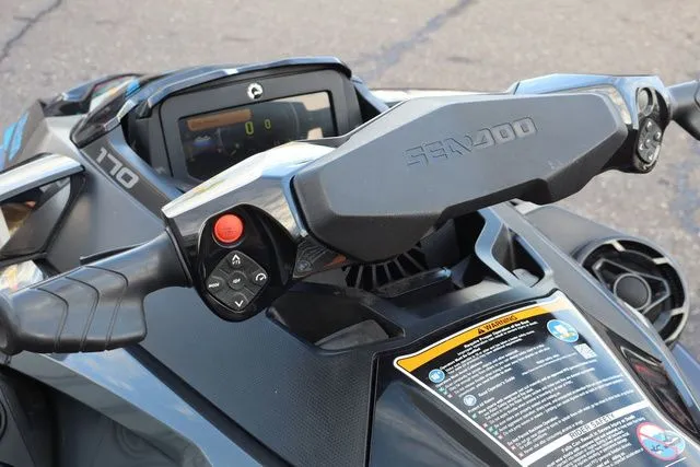 Slide: The Image of Sea-Doo GTX 170 2024 - 13