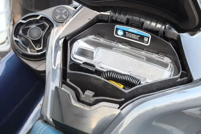 Slide: The Image of Sea-Doo GTX 170 2024 - 16