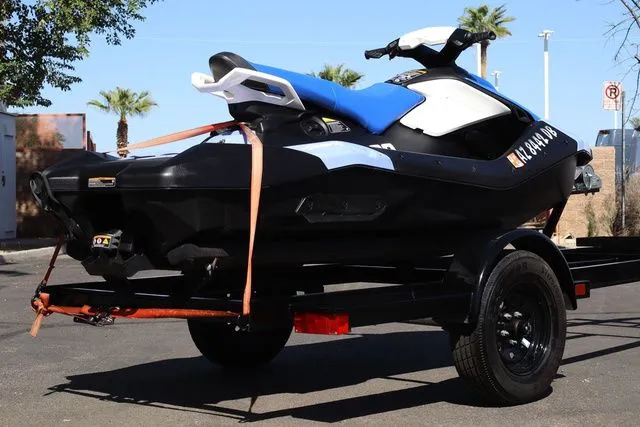 Slide: The Image of Sea-Doo Spark for 3 2024 - 6