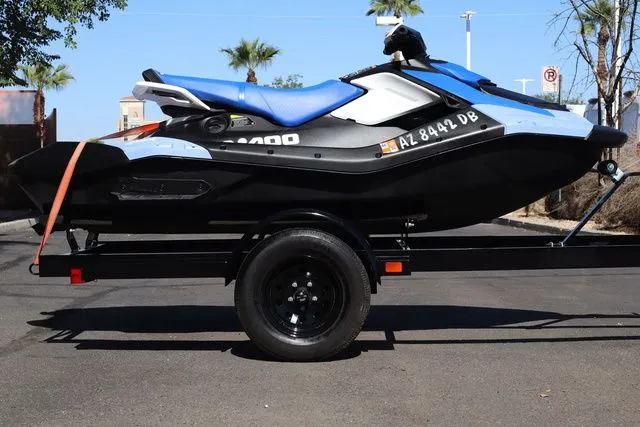 Slide: The Image of Sea-Doo Spark for 3 2024 - 7